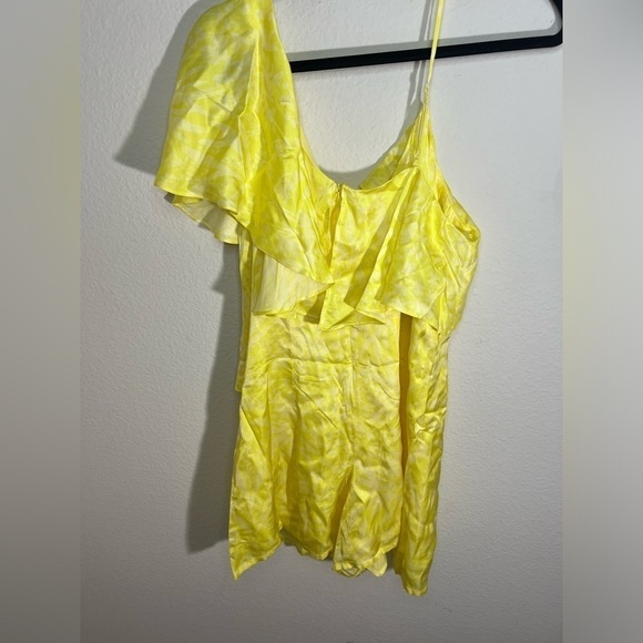 Anthropologie Corey Lynn Calter One-Shoulder Ruffle Romper romantic Sz M - Picture 5 of 12